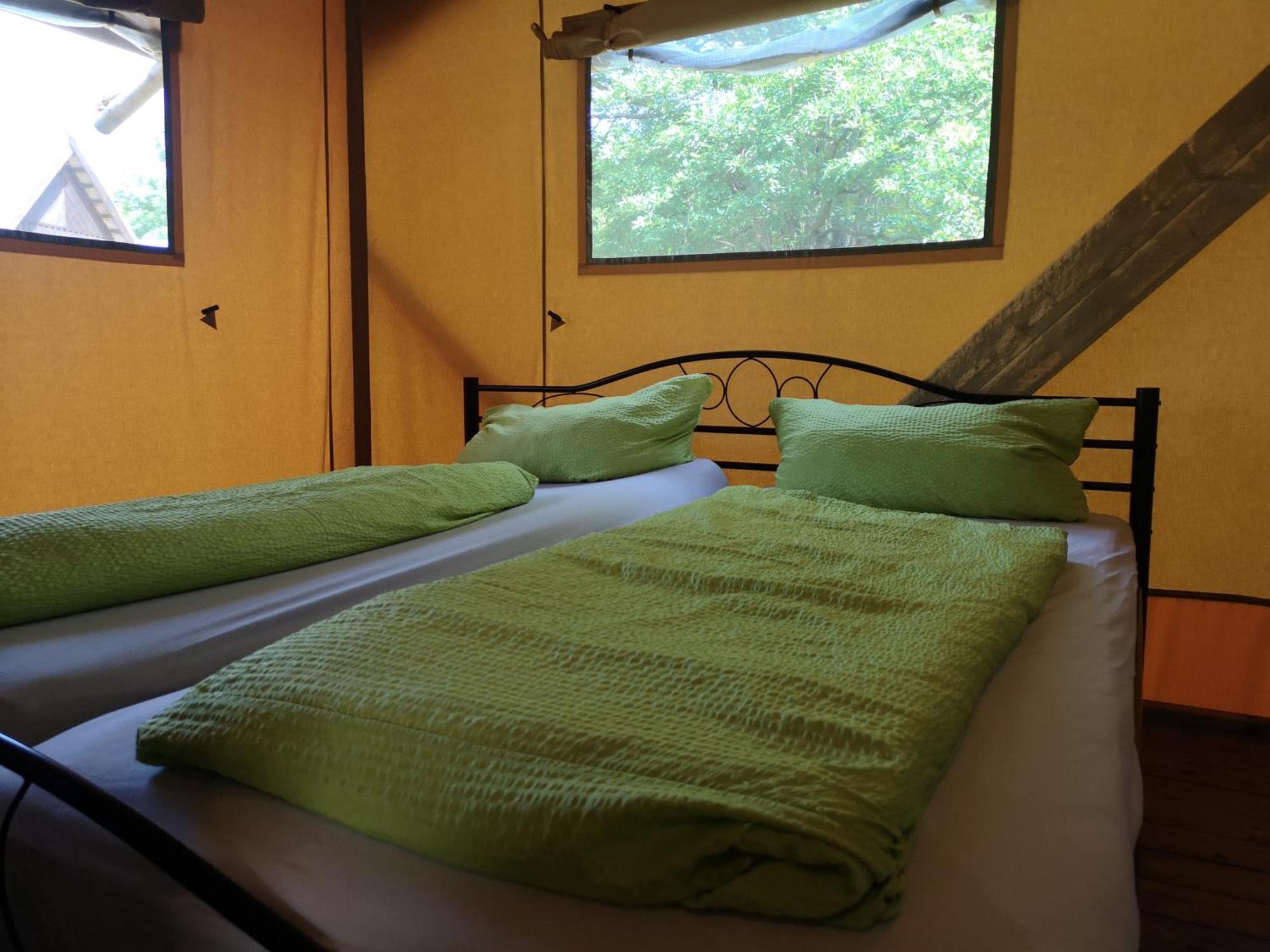 Eurocamp Spreewaldtor Hotell Gross Leuthen Rum bild
