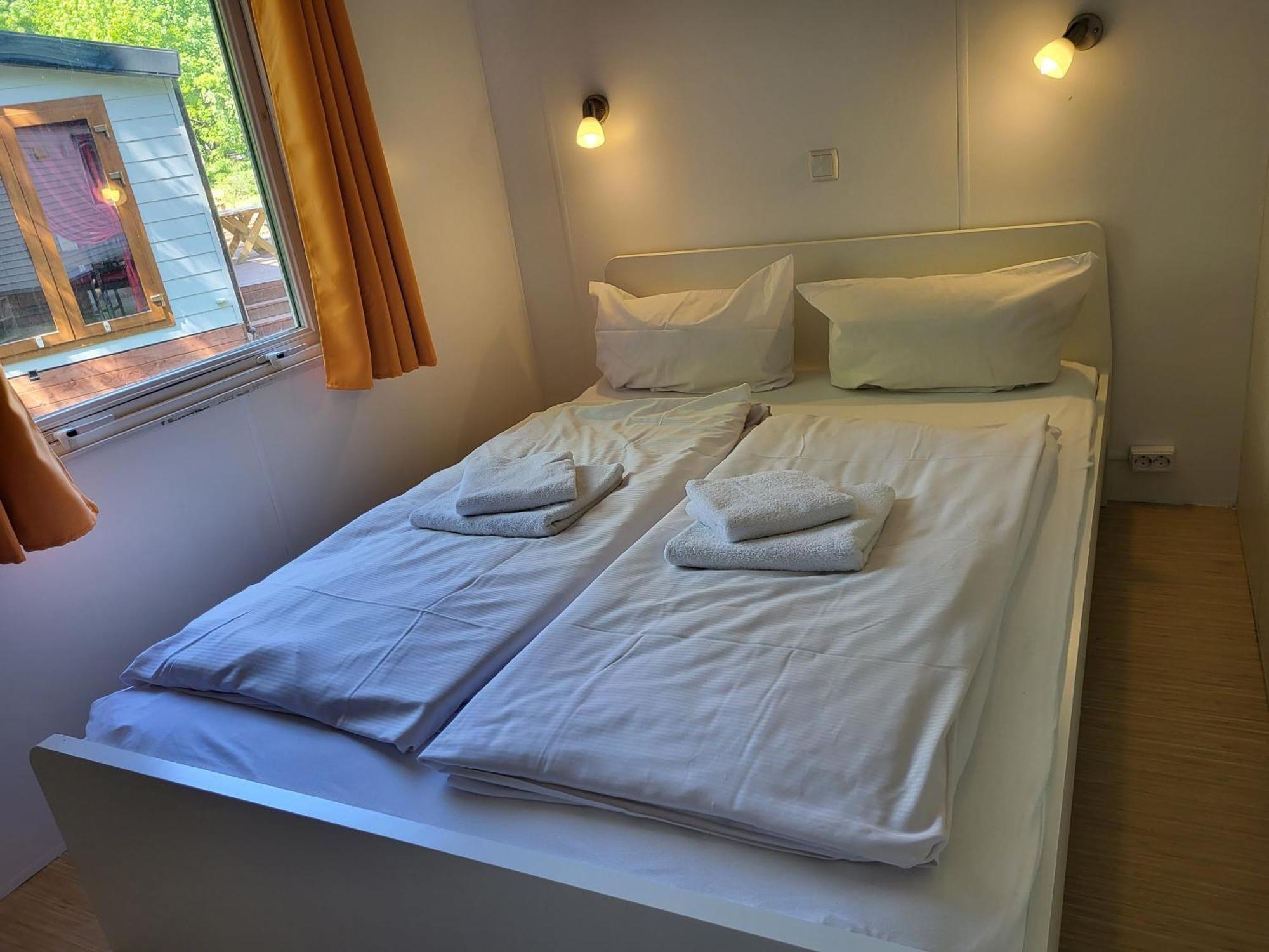 Eurocamp Spreewaldtor Hotell Gross Leuthen Rum bild